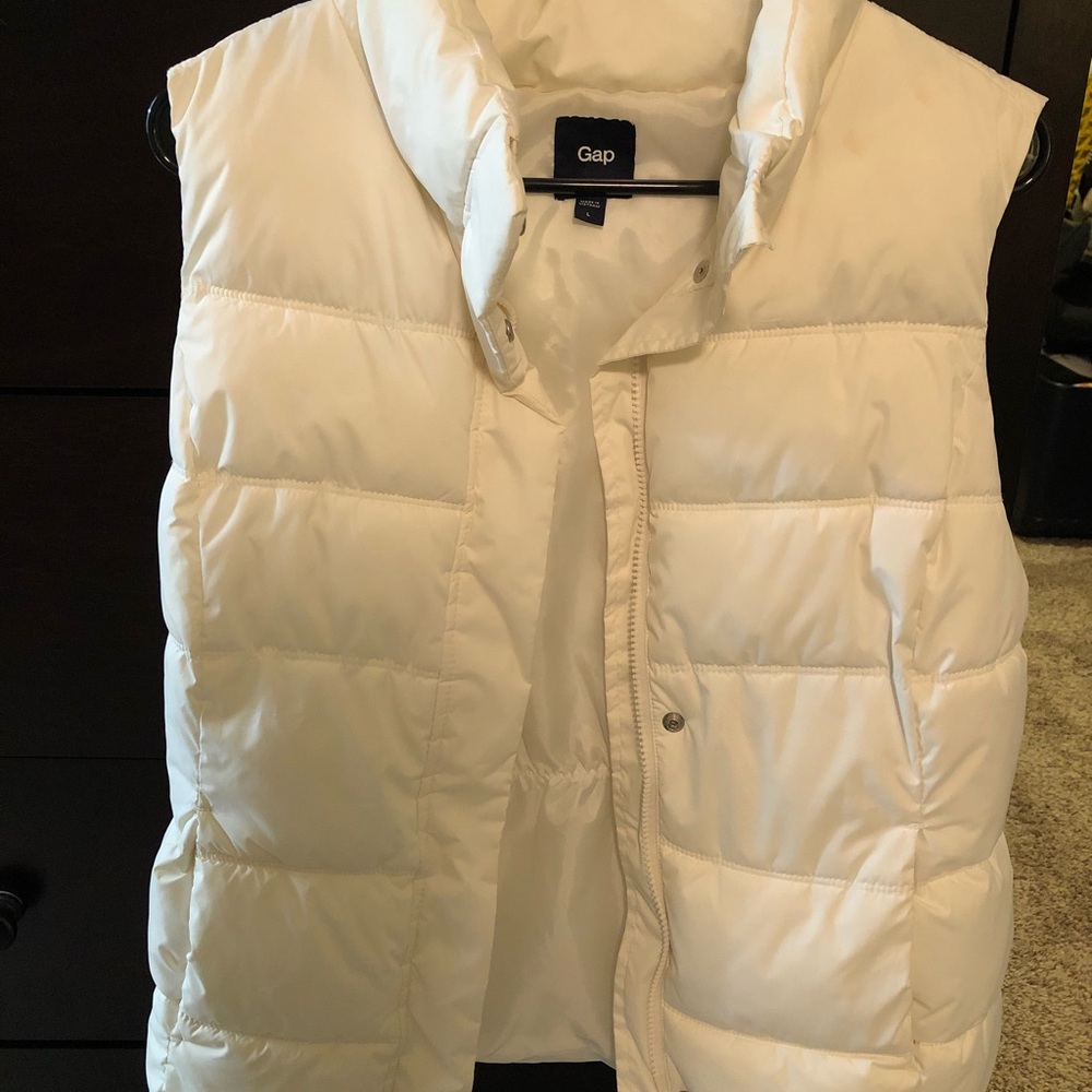 Gap puffy vest